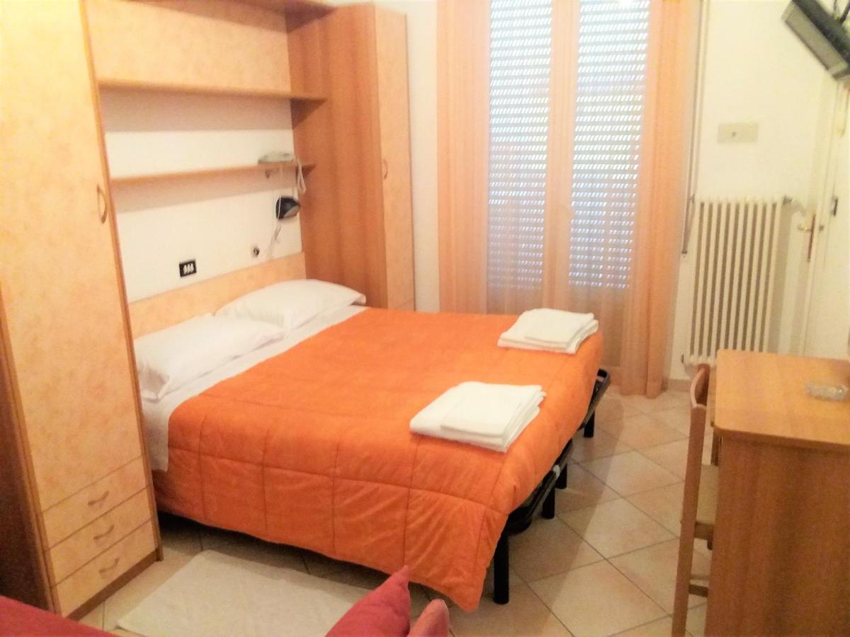 Hotel Verdemare Rimini Luaran gambar