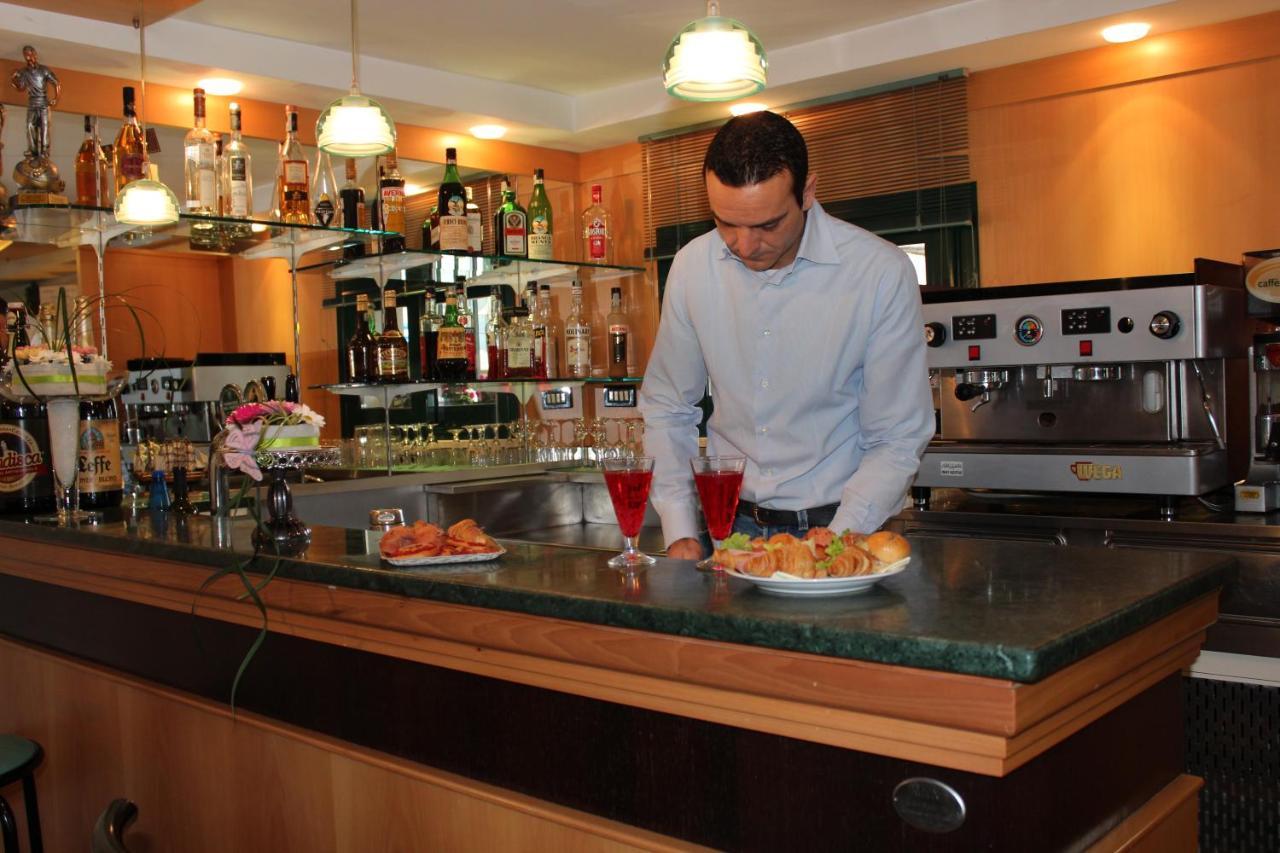 Hotel Verdemare Rimini Luaran gambar
