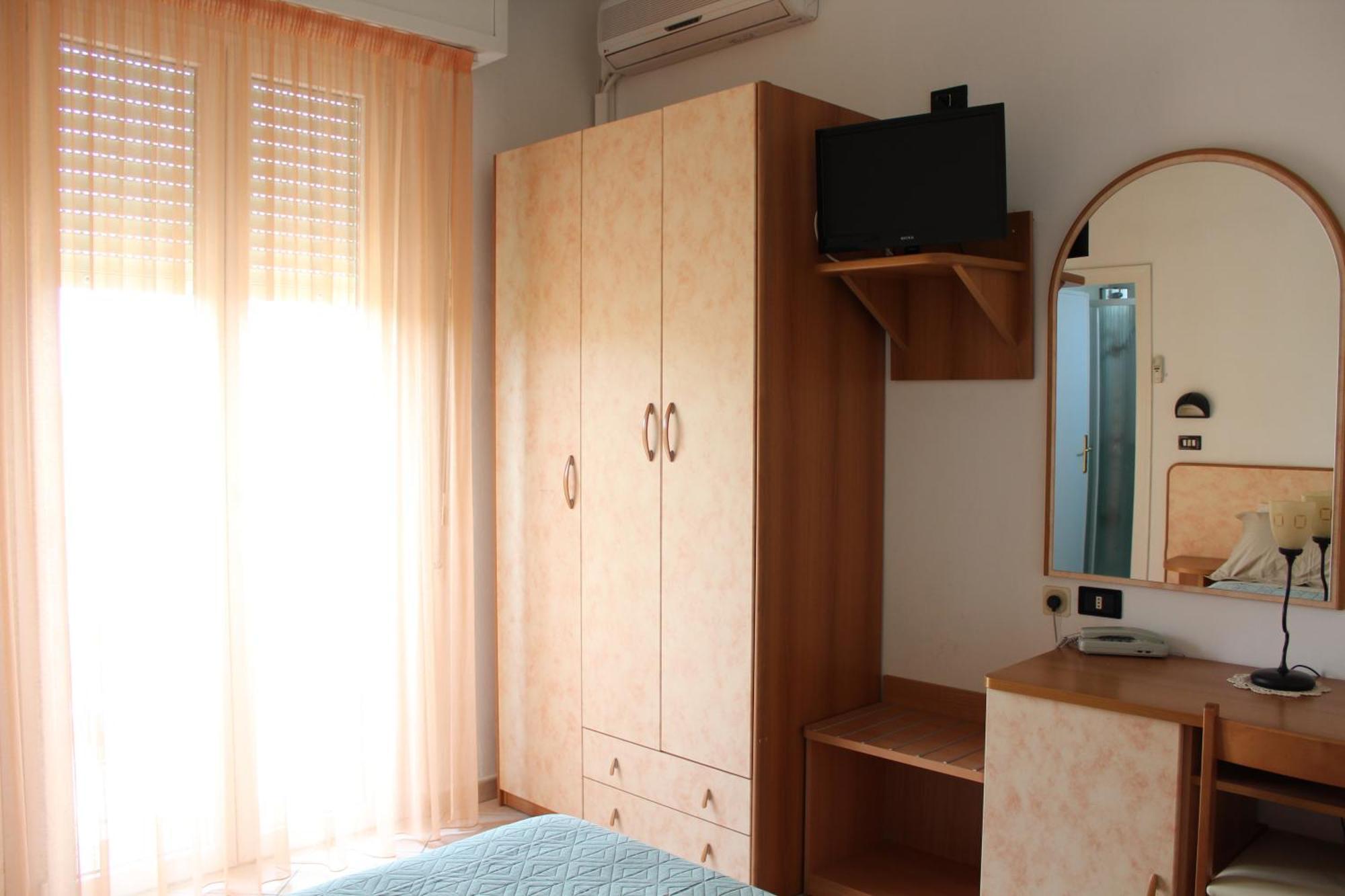 Hotel Verdemare Rimini Bilik gambar