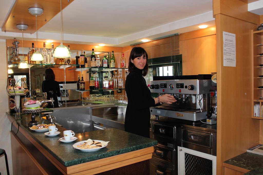 Hotel Verdemare Rimini Luaran gambar